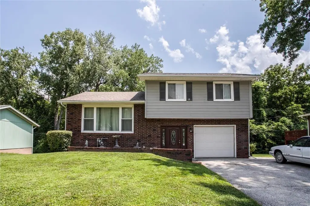 1209 N 75th Drive, Kansas City, KS 66112 - #1