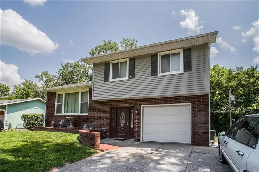 1209 N 75th Drive, Kansas City, KS 66112 - #2