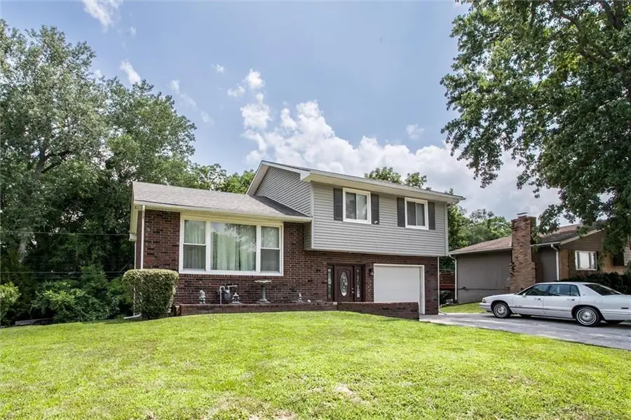 1209 N 75th Drive, Kansas City, KS 66112 - #3