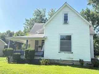 909 W 10th Street, Sedalia, MO 65301 - #2