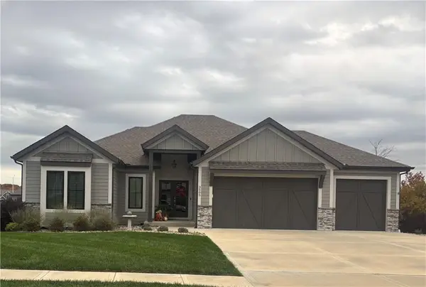 5794 NW Black Oak Court, Parkville, MO 64150
