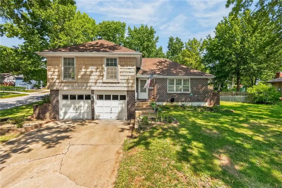 418 SW Sunset Drive, Lees Summit, MO 64081 - #2