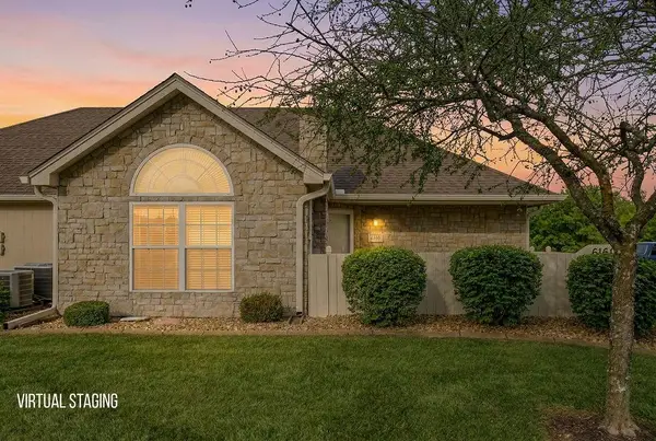 6160 NE Kensington Drive, Lee's Summit, MO 64064