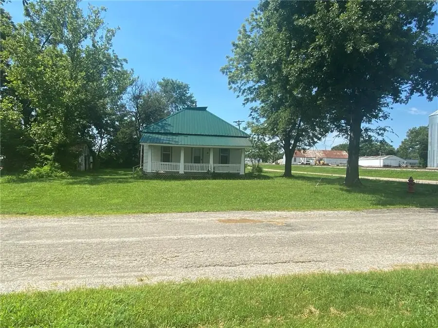15 E 6th Street, Adrian, MO 64720 - #2