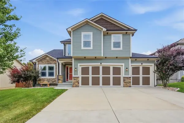 703 19th Avenue N, Greenwood, MO 64034