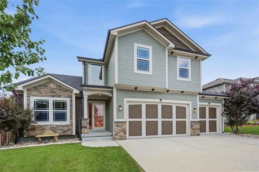703 19th Avenue N, Greenwood, MO 64034 - #3