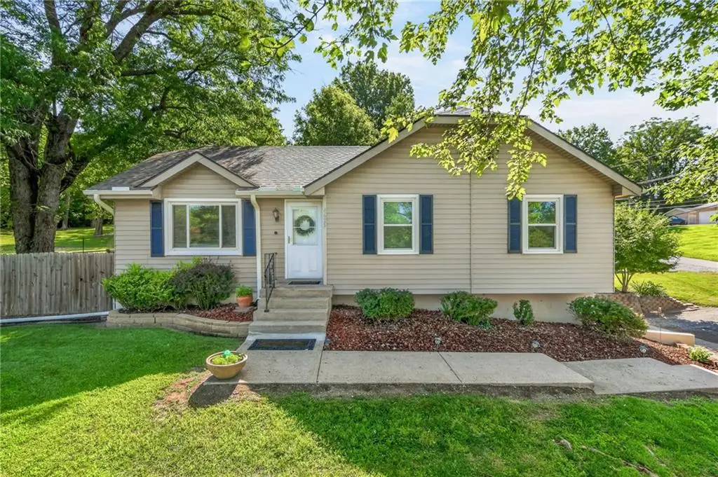4625 N Bennington Avenue, Kansas City, MO 64117 - #1