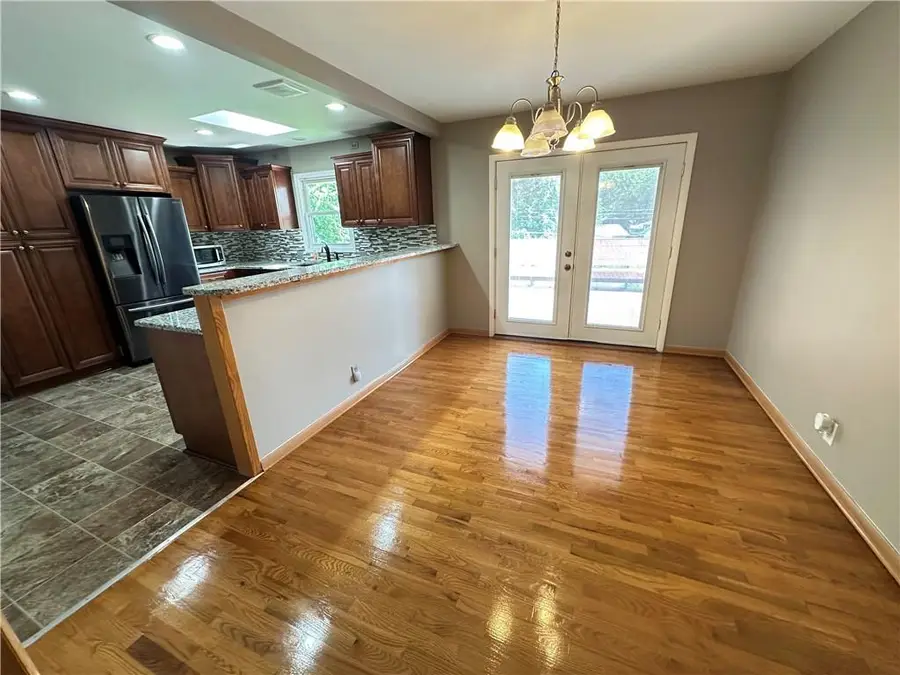 2215 S 28th Street S, Saint Joseph, MO 64503 - #3