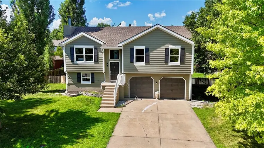 33124 W 87th Terrace, De Soto, KS 66018 - #2