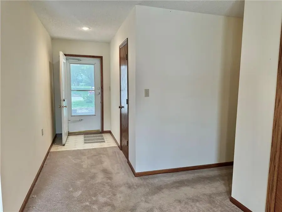 1109 W 17th Street, Maryville, MO 64468 - #2