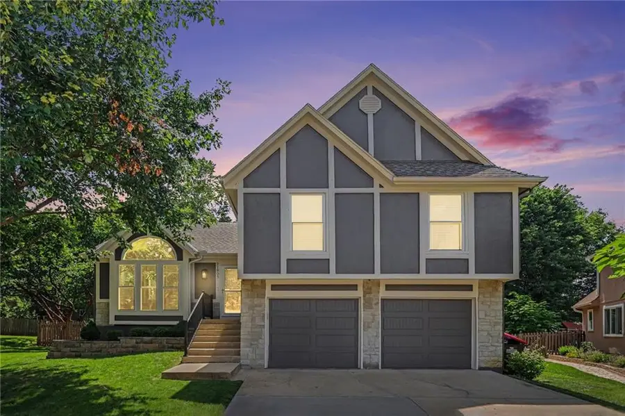21805 W 52nd Terrace, Shawnee, KS 66226 - #2
