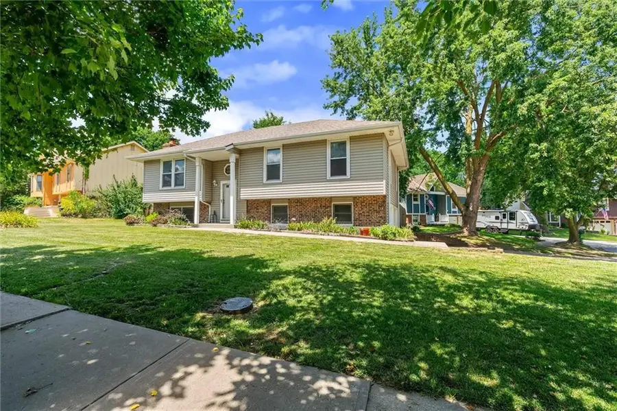 528 NE Karapat Drive, Kansas City, MO 64155 - #2