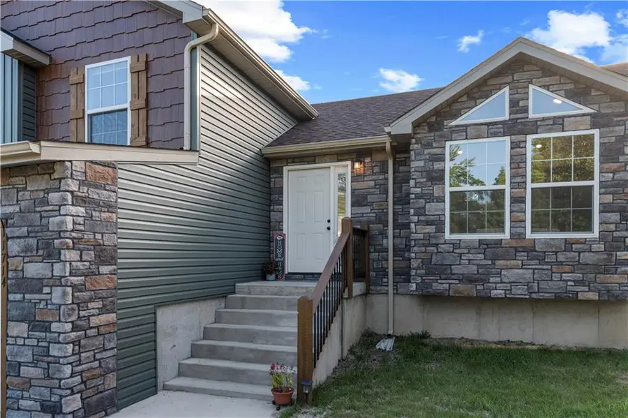 1714 S Jackson Street, El Dorado Springs, MO 64744 - #2