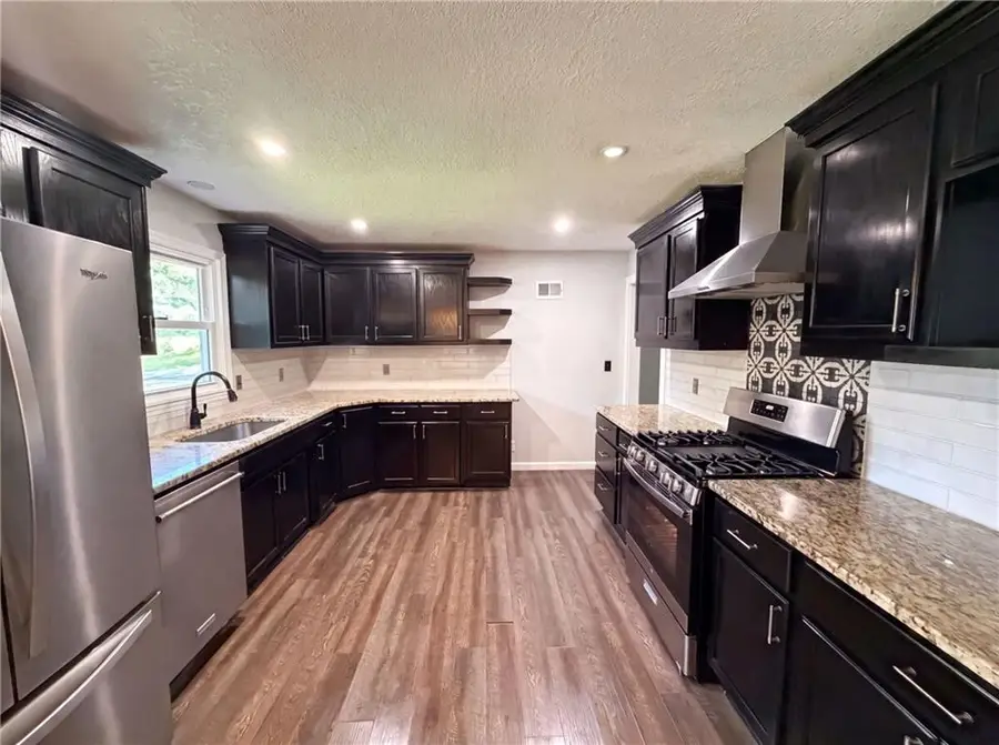 3801 E 73rd Street, Kansas City, MO 64132 - #2