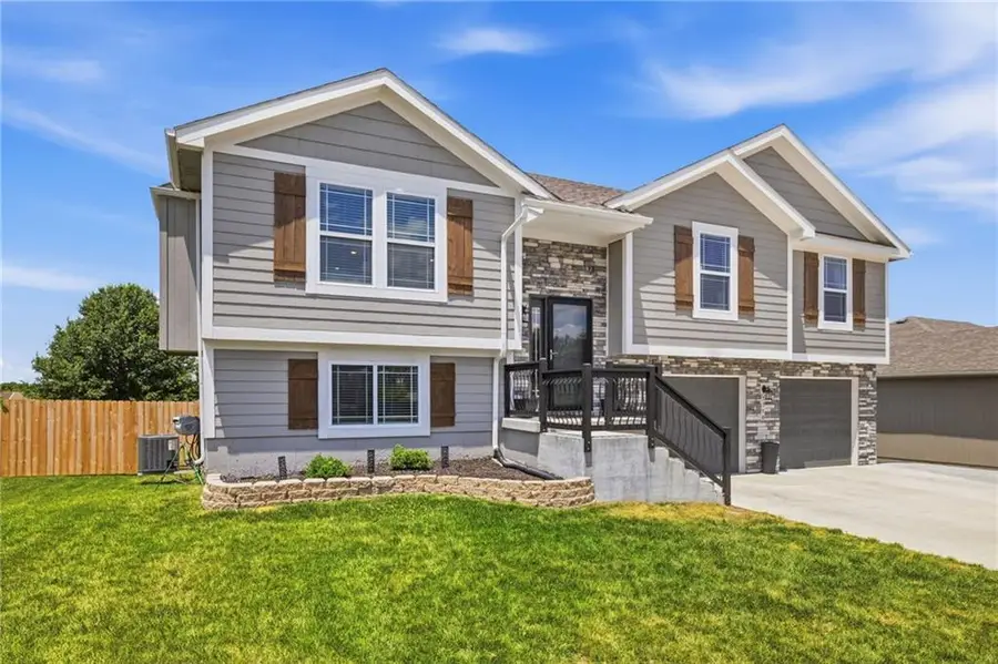 1310 SW Burns Circle, Oak Grove, MO 64075 - #2