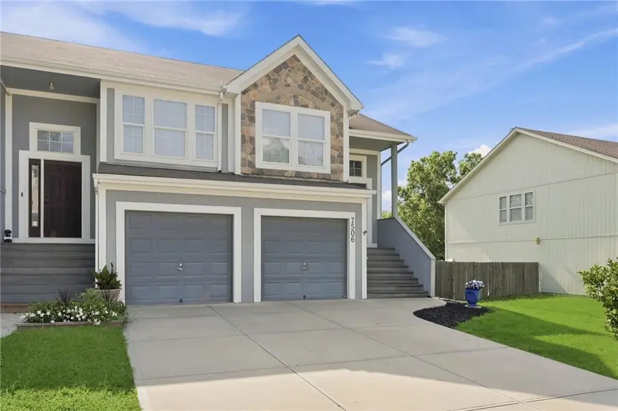 7506 Mccoy Street, Shawnee, KS 66218 - #2
