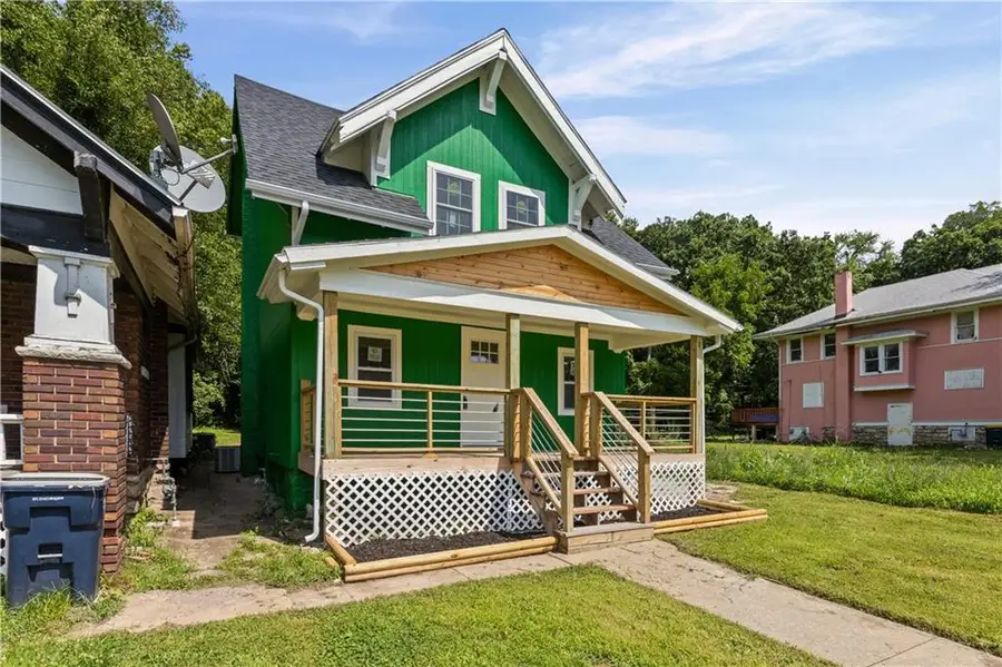 3911 Chestnut Avenue, Kansas City, MO 64130 - #2