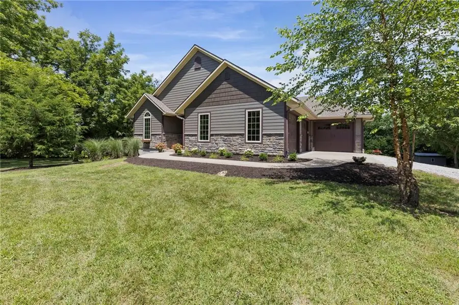 1404 E 183rd Street, Belton, MO 64012 - #2