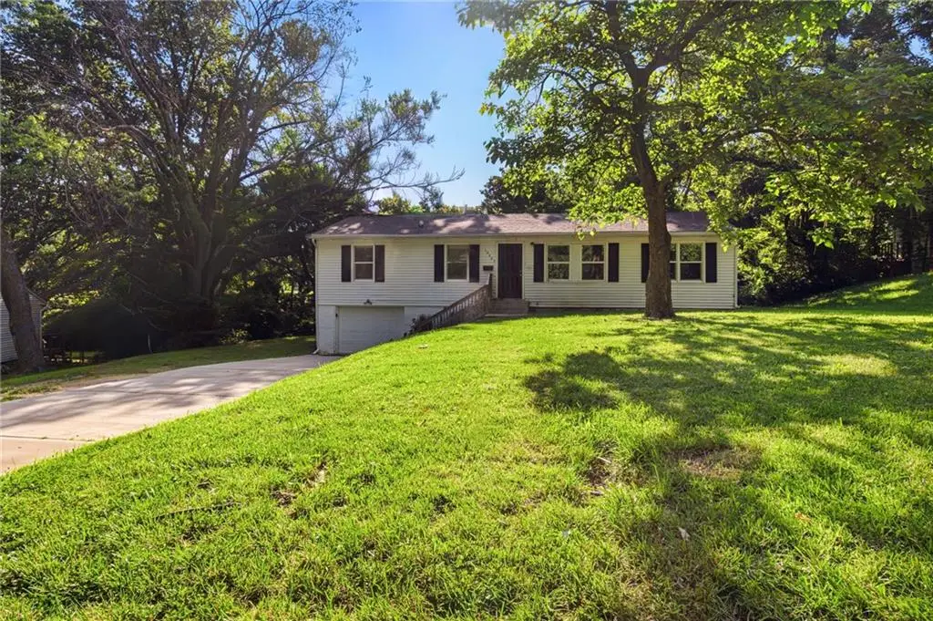 10405 Richmond Avenue, Kansas City, MO 64134 - #1
