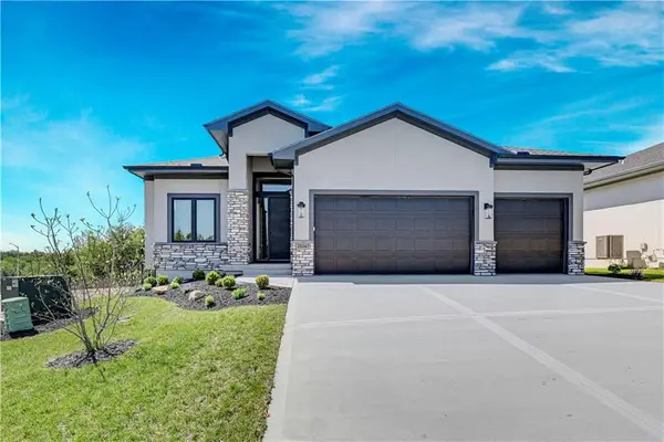 25031 W 98th Place, Lenexa, KS 66227