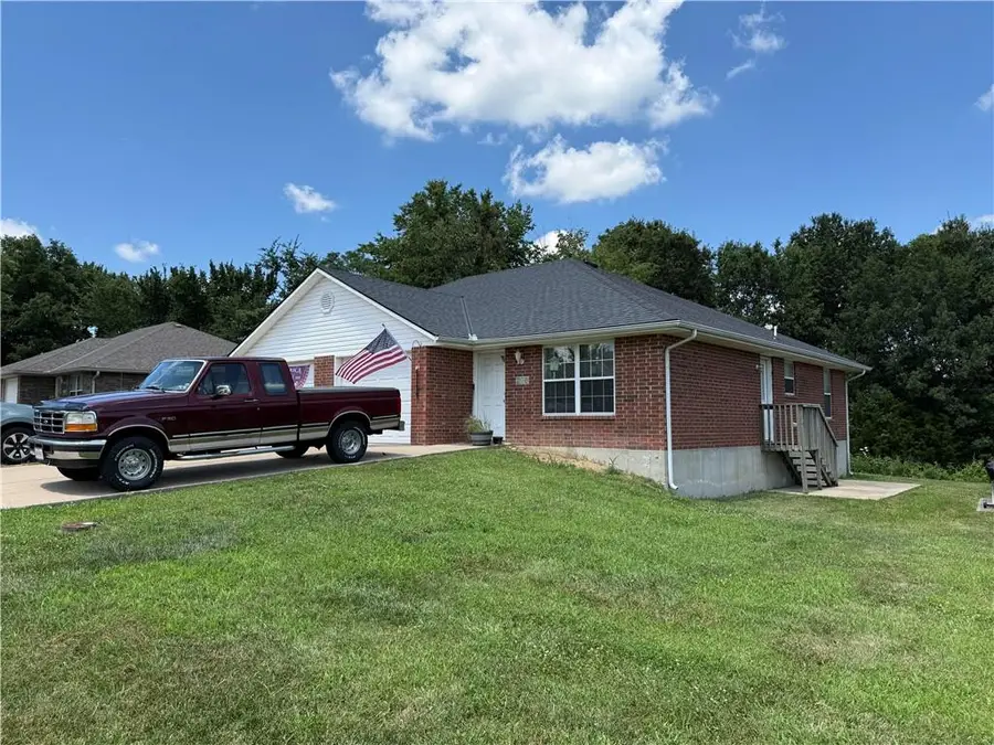 208-210 NW Woodbury Drive, Grain Valley, MO 64029 - #2