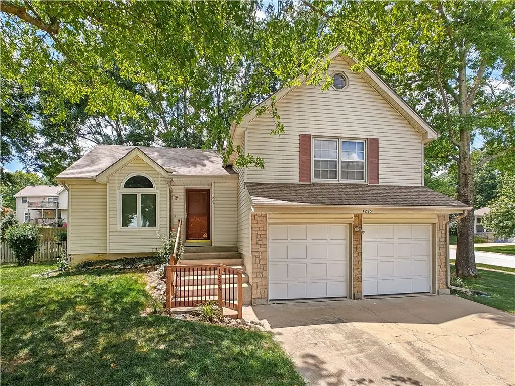 1225 E 125th Street, Olathe, KS 66061 - #1