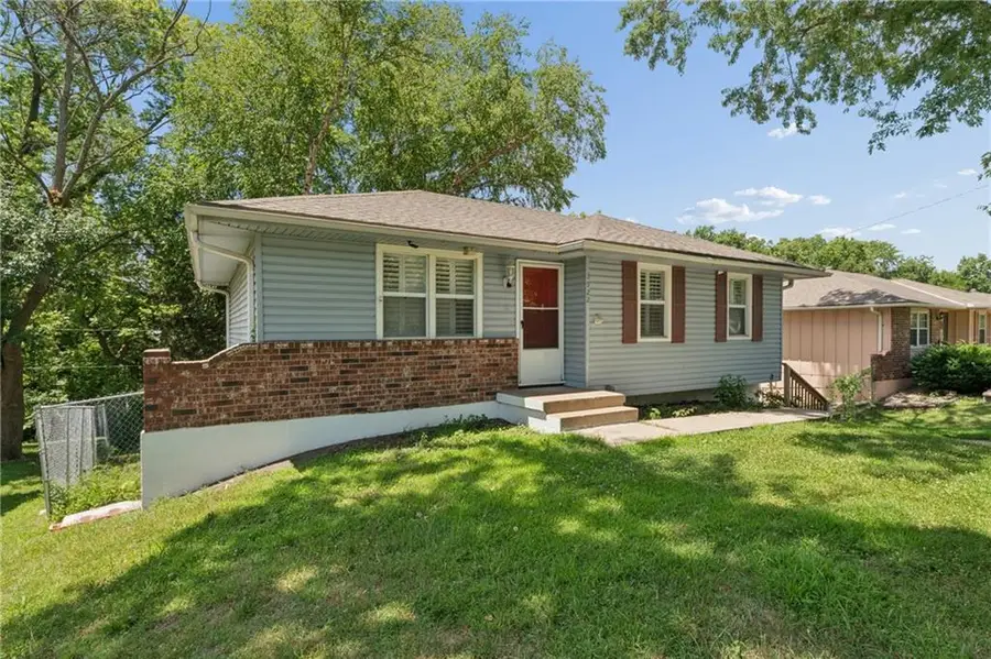 3922 S Harbaugh Drive, Independence, MO 66055 - #2