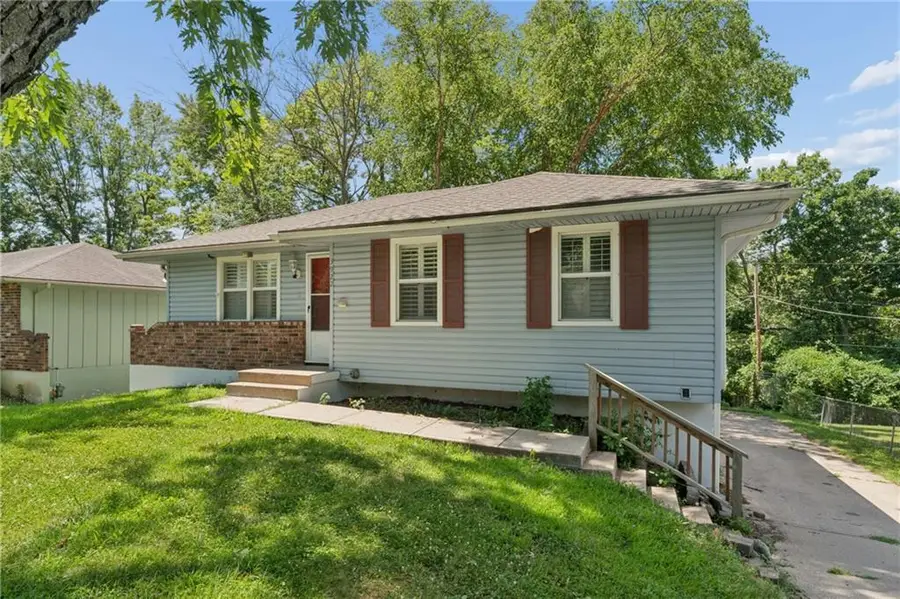 3922 S Harbaugh Drive, Independence, MO 66055 - #3