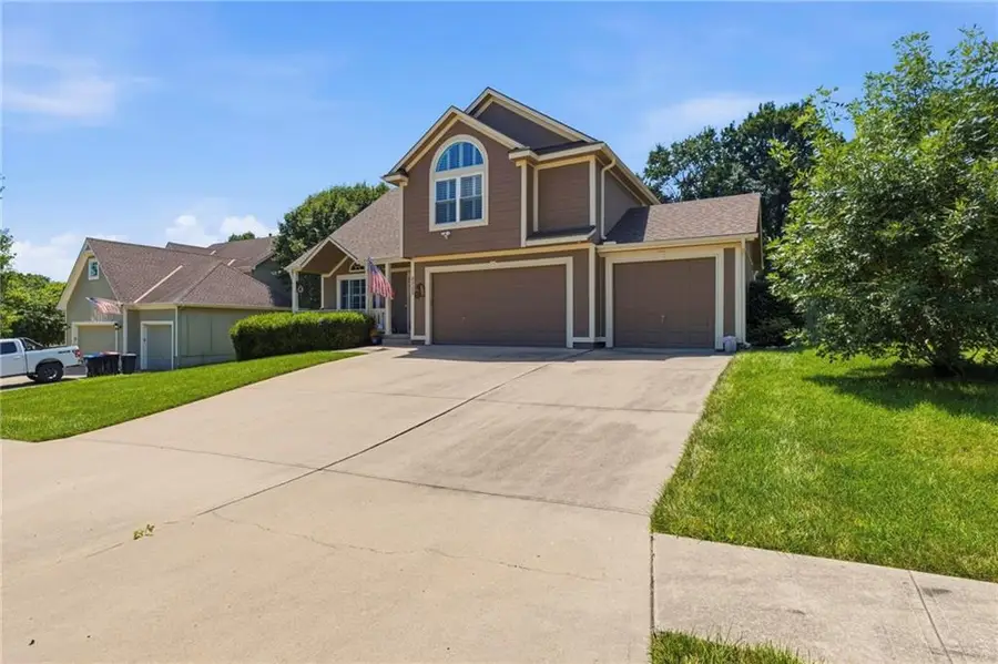 2225 Martha Lane, Greenwood, MO 64034 - #2
