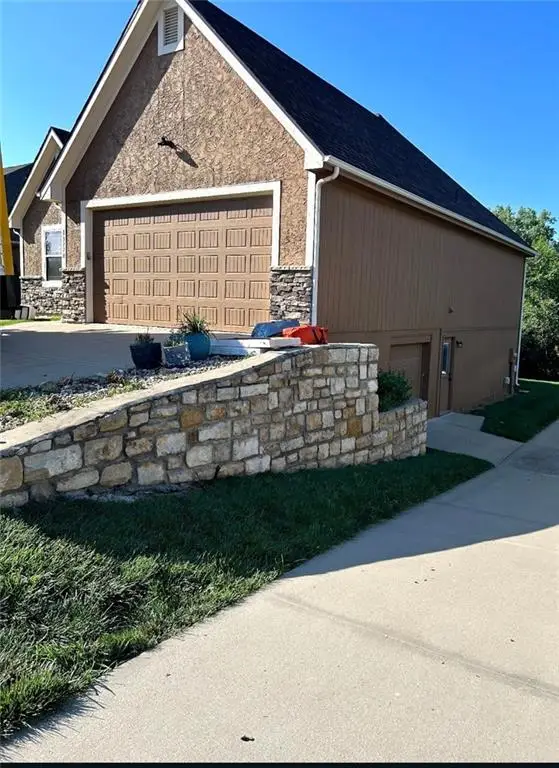 13770 Valleyview Way, Bonner Springs, KS 66012 - #1