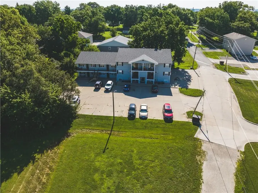 1010 N Walnut Street, Maryville, MO 64468 - #2