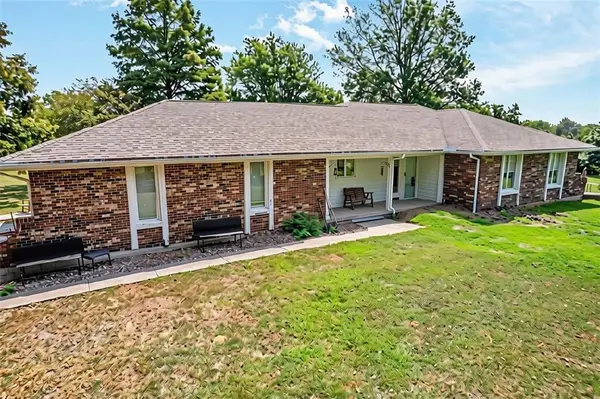 7123 SE 202nd Street, Holt, MO 64060