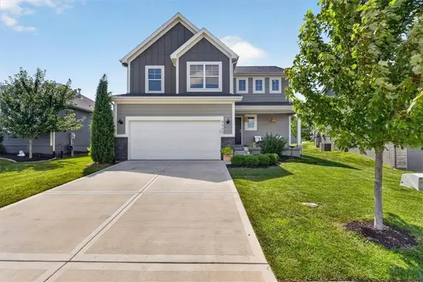 8905 SW 8th Street, Lee's Summit, MO 64064