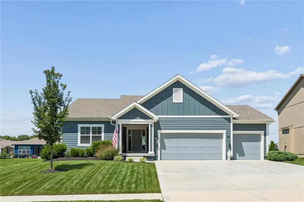 3212 SW Arbor Tree Drive, Lees Summit, MO 64082 - #1