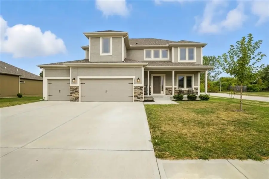 10838 N Bristol Avenue, Kansas City, MO 64156 - #2