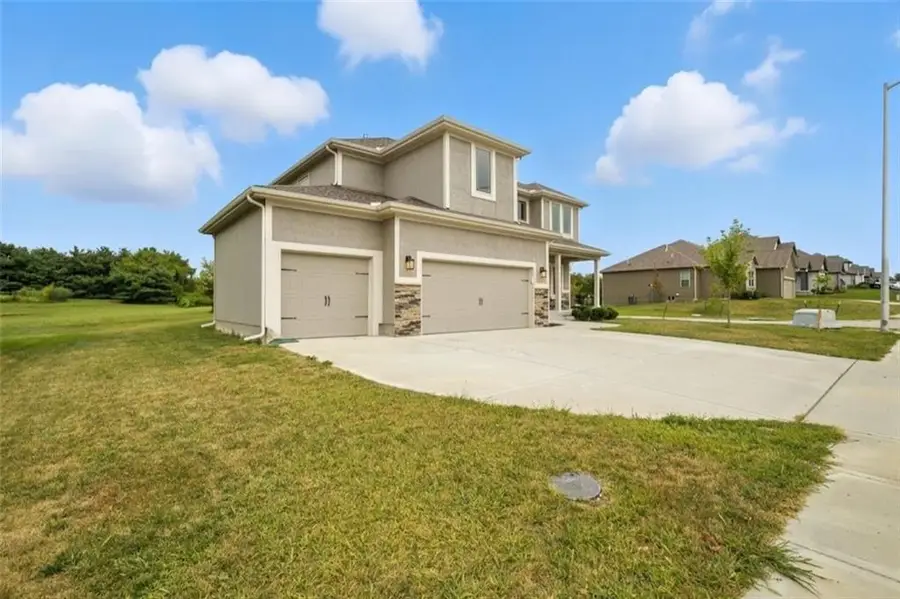 10838 N Bristol Avenue, Kansas City, MO 64156 - #3
