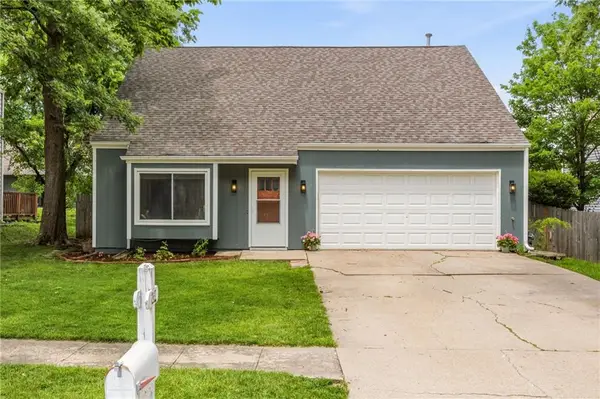 213 Deerfield Lane, Lawrence, KS 66049