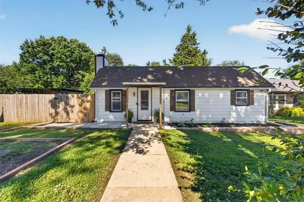 508 S Elm Street, Louisburg, KS 66053