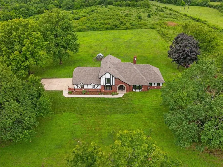 24400 E Orient Cemetery Road, Harrisonville, MO 64701 - #3
