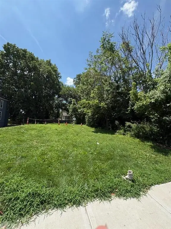 3319 E 9th Street, Kansas City, MO 64124 - #1