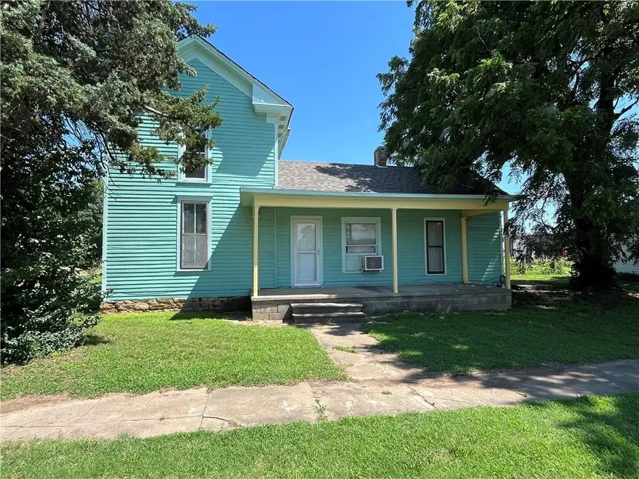 522 Illinois Street, Oswego, KS 67356 - #3