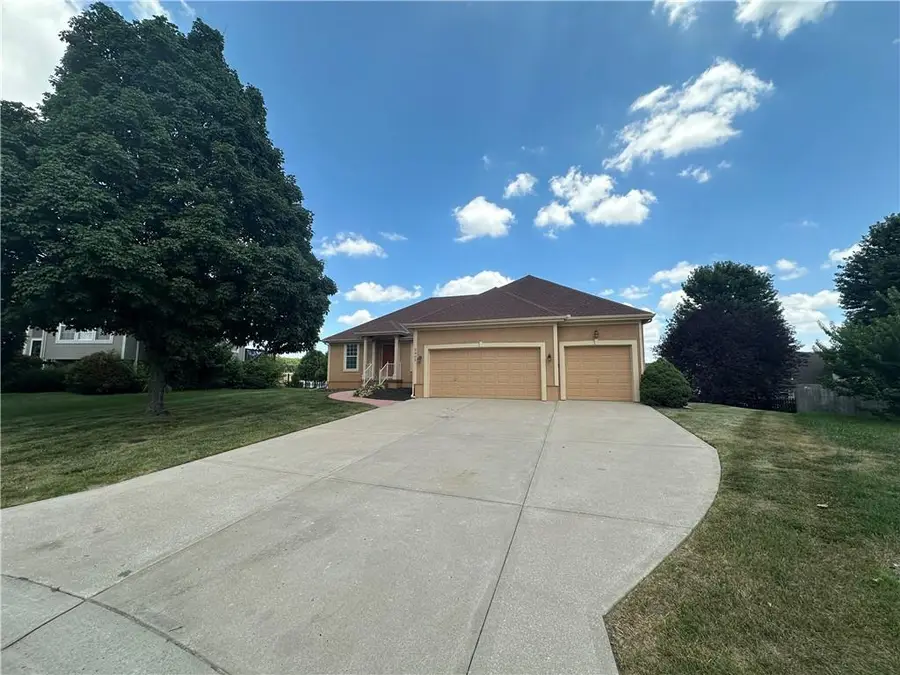 2405 SW Stone Bridge Circle, Lees Summit, MO 64082 - #3
