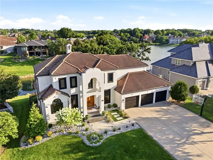 701 NE Shoreline Drive, Lees Summit, MO 64064 - #3