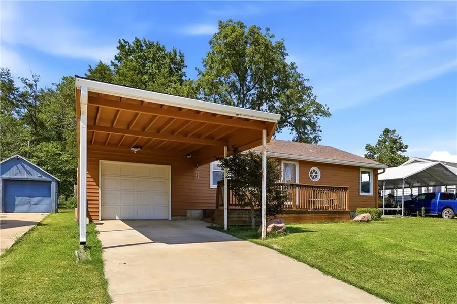 304 2nd Street, Smithville, MO 64089 - #3