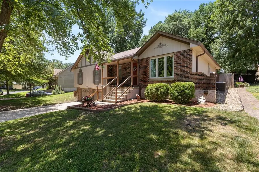2209 NW 10th Street, Blue Springs, MO 64015 - #3
