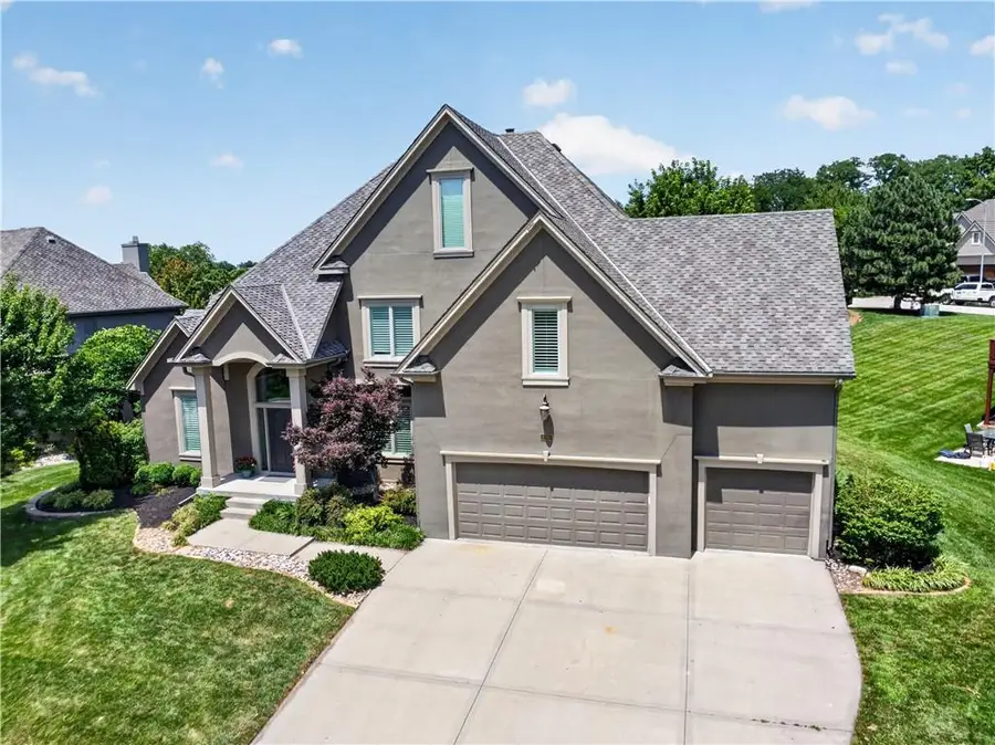 8101 Park View Drive, Parkville, MO 64152 - #3