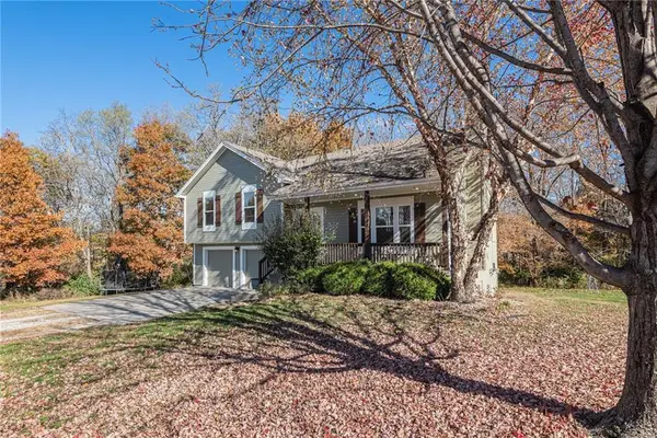 5871 SW Walnut Cove, Trimble, MO 64492