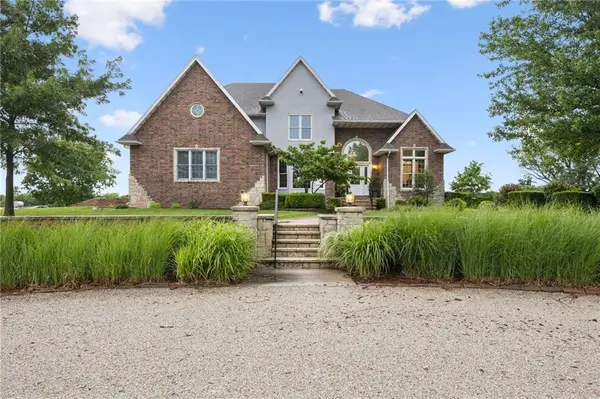 4631 S Country Club Road, Chanute, KS 66720