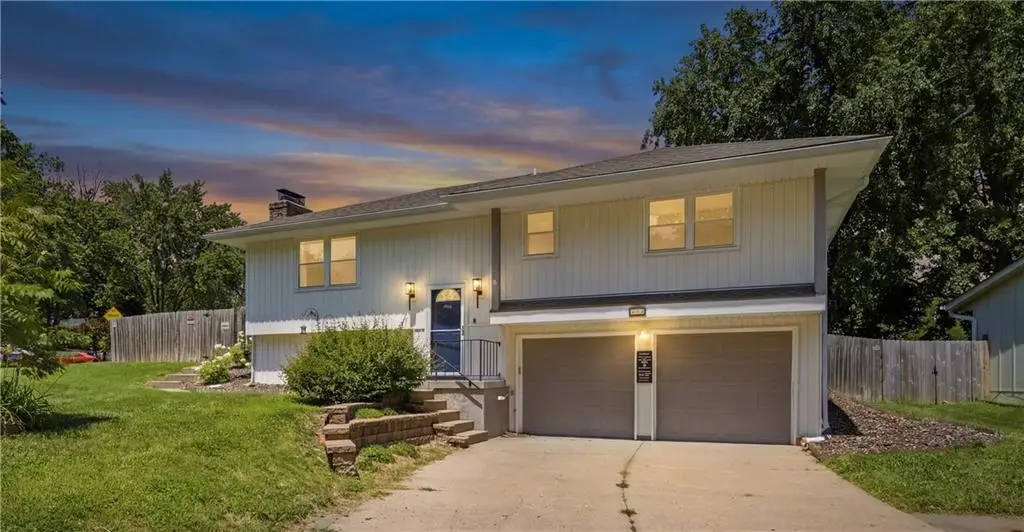 417 SW Parkwood Drive, Blue Springs, MO 64014 - #1
