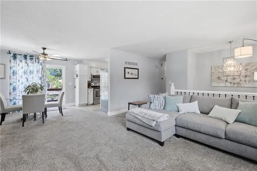 417 SW Parkwood Drive, Blue Springs, MO 64014 - #2